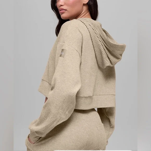 Alo Muse Hoodie and Sweatpant Set - Picture 3 of 14